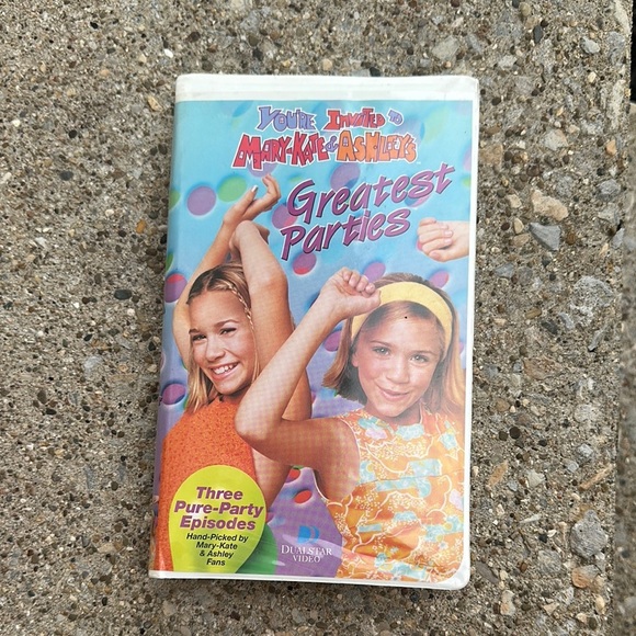 You’re invited to Mary Kate & Ashley’s Greatest Parties VHS Tape - Picture 1 of 3